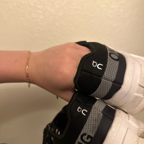 On Cloud “Monster” 2 Running - Picture 2 of 5